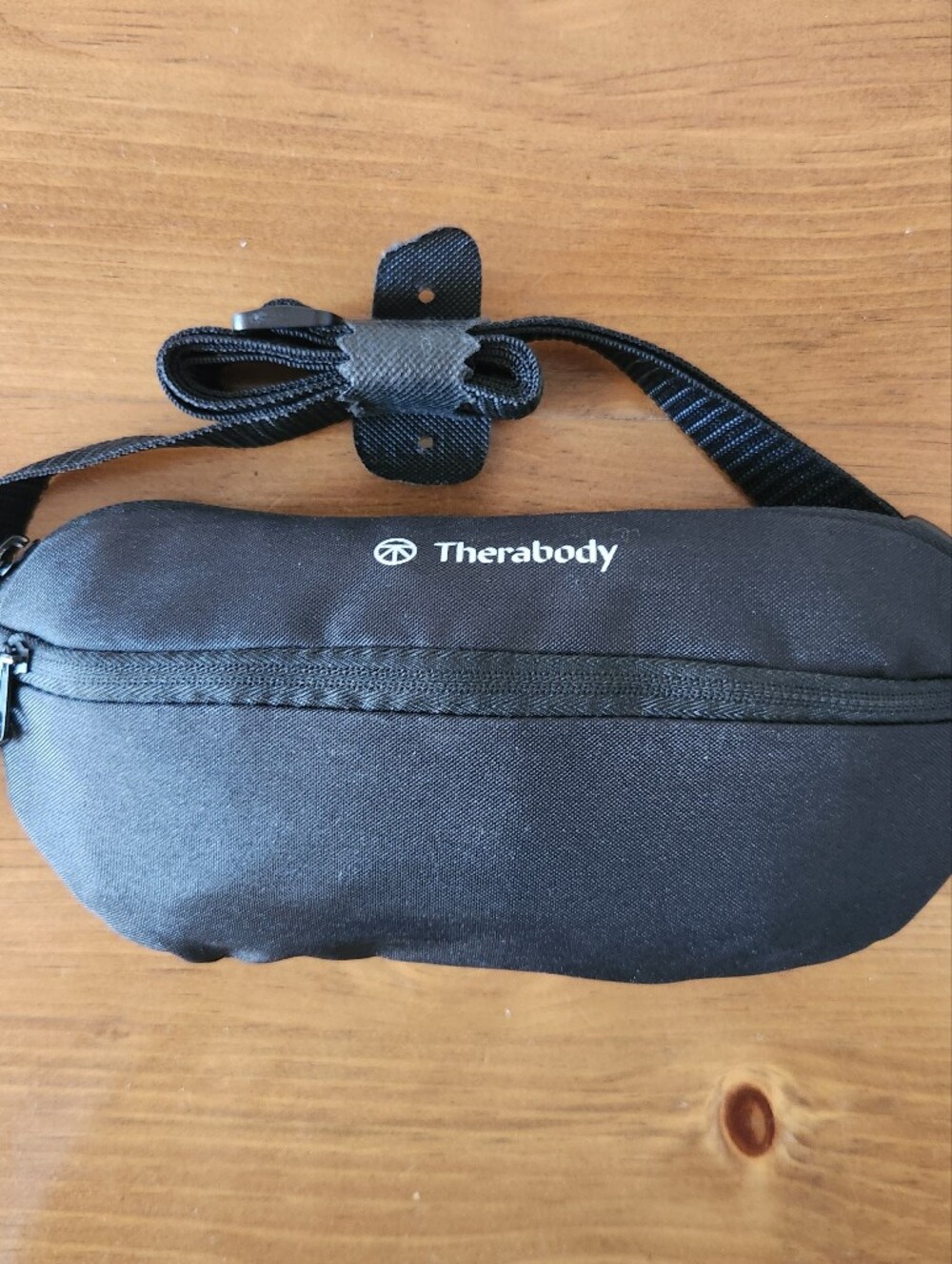 Therabody Black Men’s Belt Bag with Front Zip Pocket